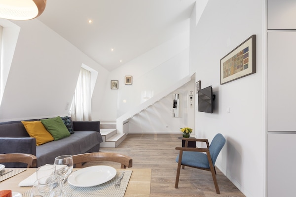 Duplex, 1 Bedroom | Living room | Flat-screen TV