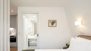 Superior Studio | In-room safe, soundproofing, iron/ironing board, free cribs/infant beds