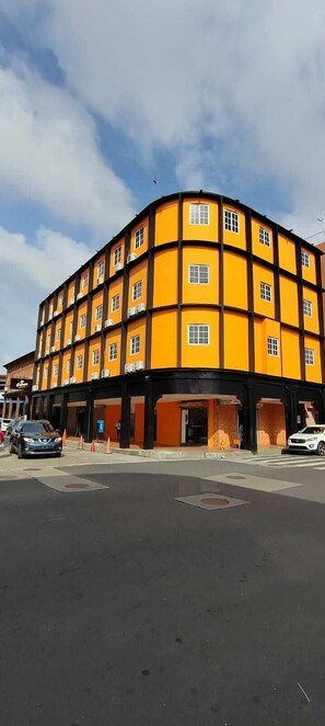 Front of property - La Cubana Hotel & Residencial (Colon)