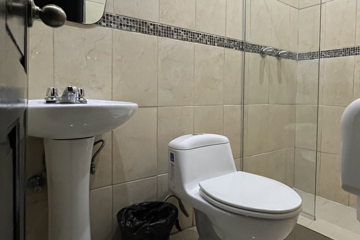 shower, eco-friendly toiletries, towels, soap