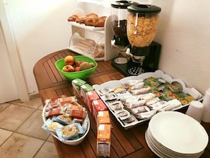 Free daily buffet breakfast