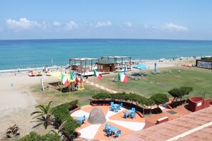 Private beach, sun-loungers, beach umbrellas, scuba diving - Hotel South Paradise (Palmi)
