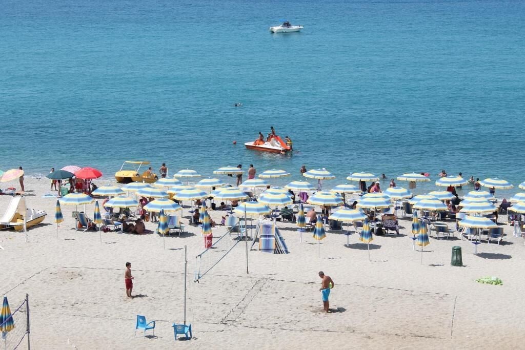 Private beach, sun loungers, beach umbrellas, scuba diving