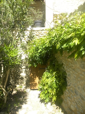 Exterior detail - La Bastide Cévenole (Rochegude)