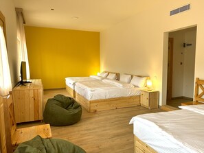 Chambre Majestueuse, plusieurs lits, balcon, vue fleuve