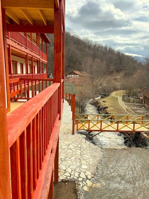 Grand-Zimmer, Mehrere Betten, Balkon, Flussblick | Blick vom Balkon
