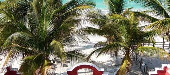 Casa Maya Lodge  Robinson Crusoe Style