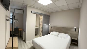 Desk, free WiFi, bed sheets