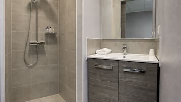 Shower, towels