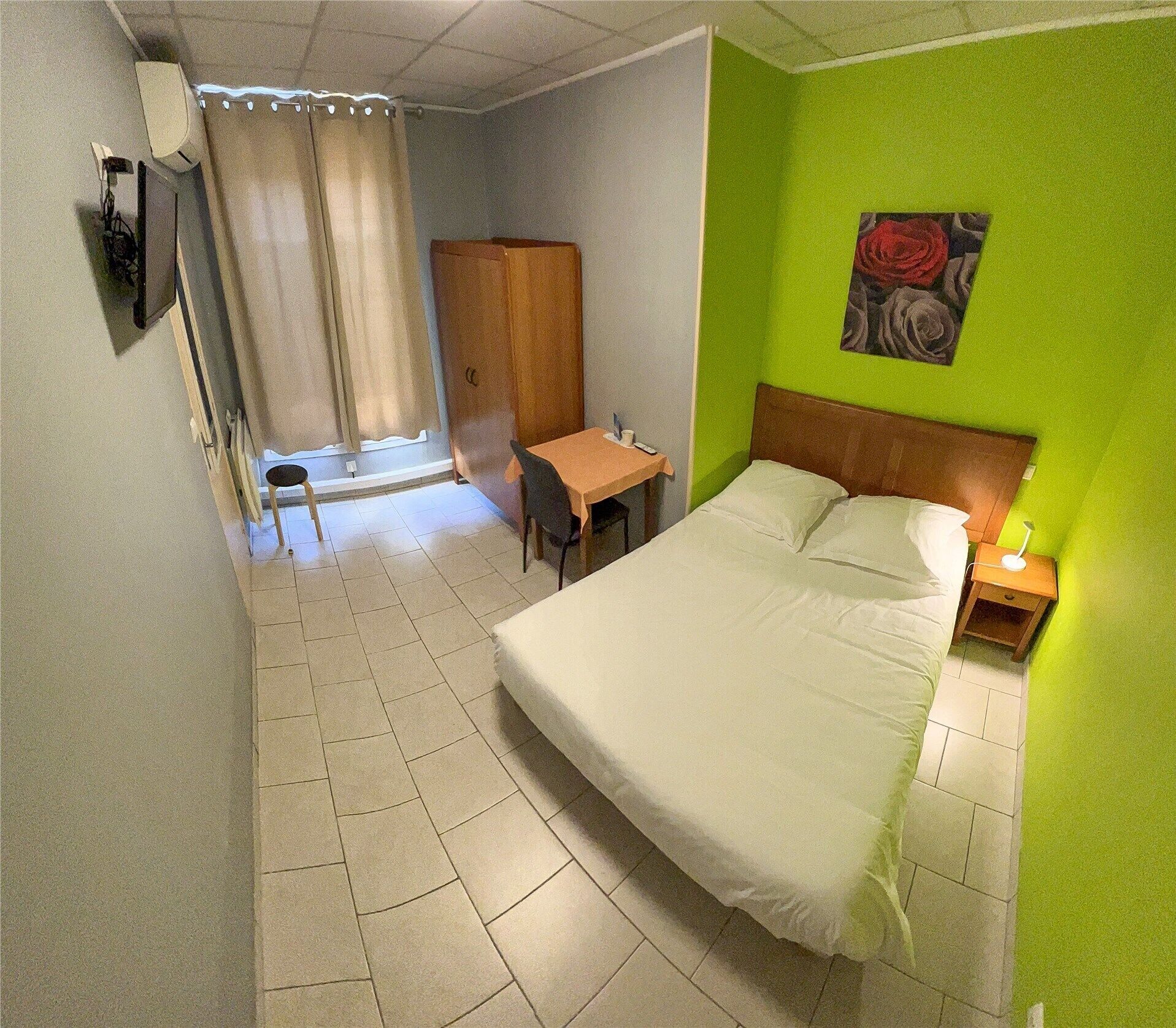 Desk, free WiFi, bed sheets
