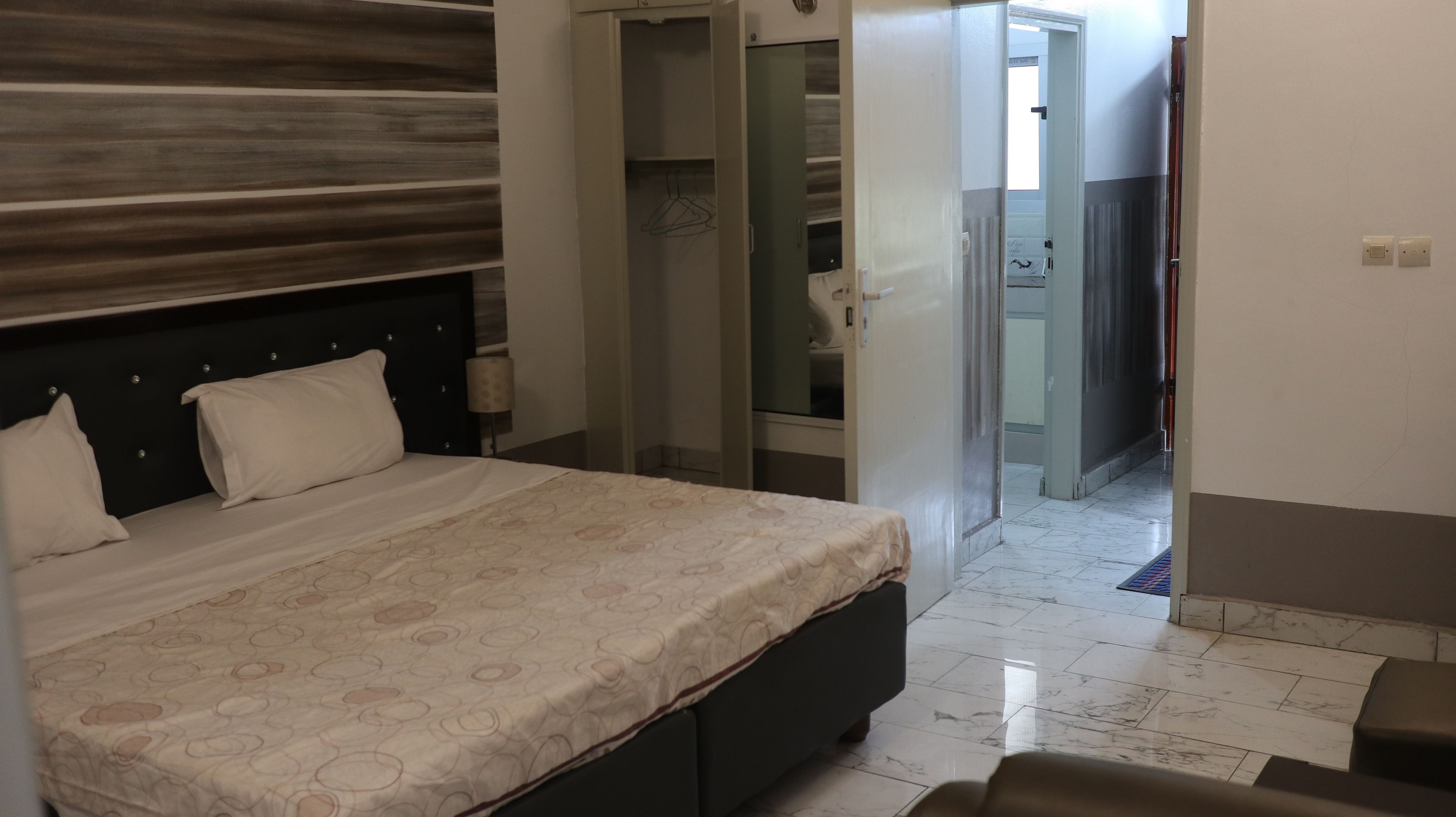 Premium Studio, Accessible, Non Smoking | 1 bedroom, in-room safe, desk, free WiFi
