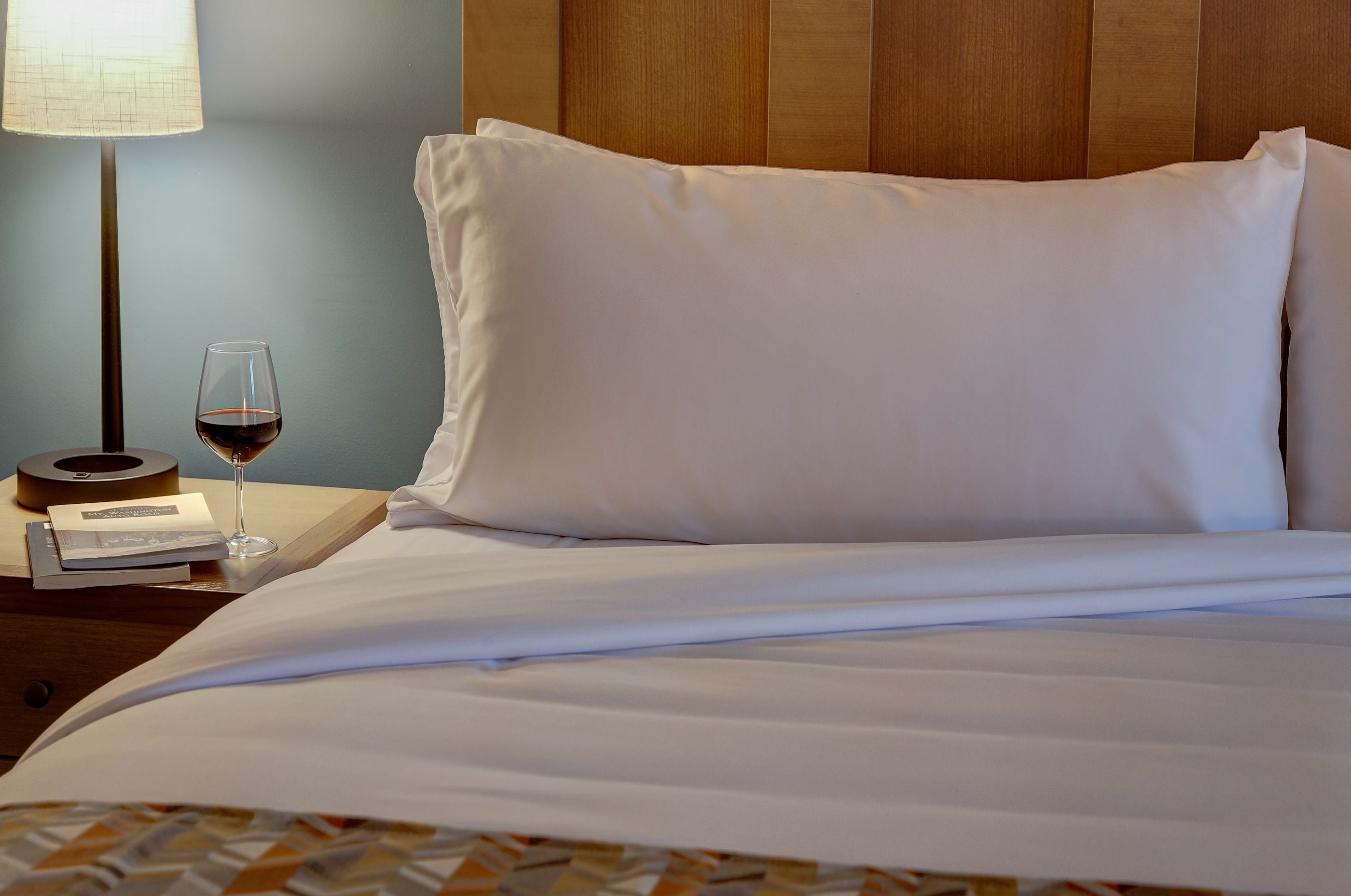 individually decorated, individually furnished, desk, soundproofing