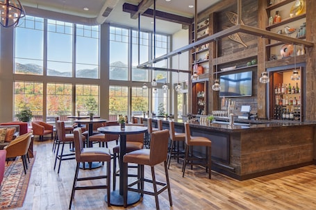 Restaurant. The Glen House Hotel