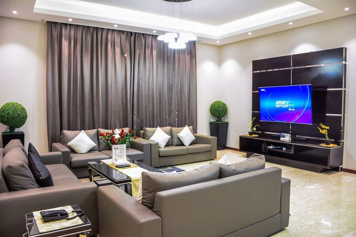 40-inch LED TV with satellite channels, TV