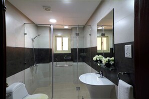 샤워 시설, 무료 세면용품, 헤어드라이어, 슬리퍼