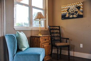 Estudi estàndard, 1 llit de matrimoni gran, cuina bàsica | Sala d'estar