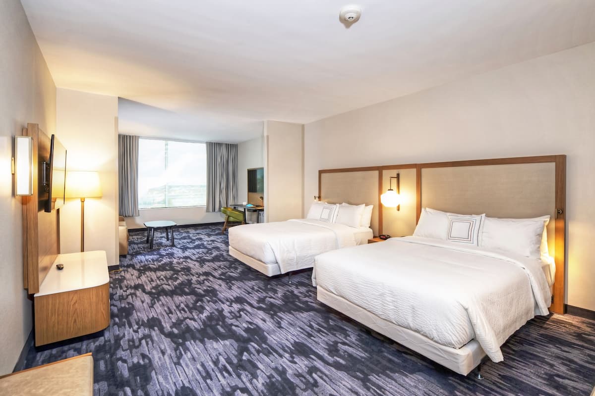 studio suite, multiple beds | desk, iron/ironing board, free cots/infant beds, rollaway beds