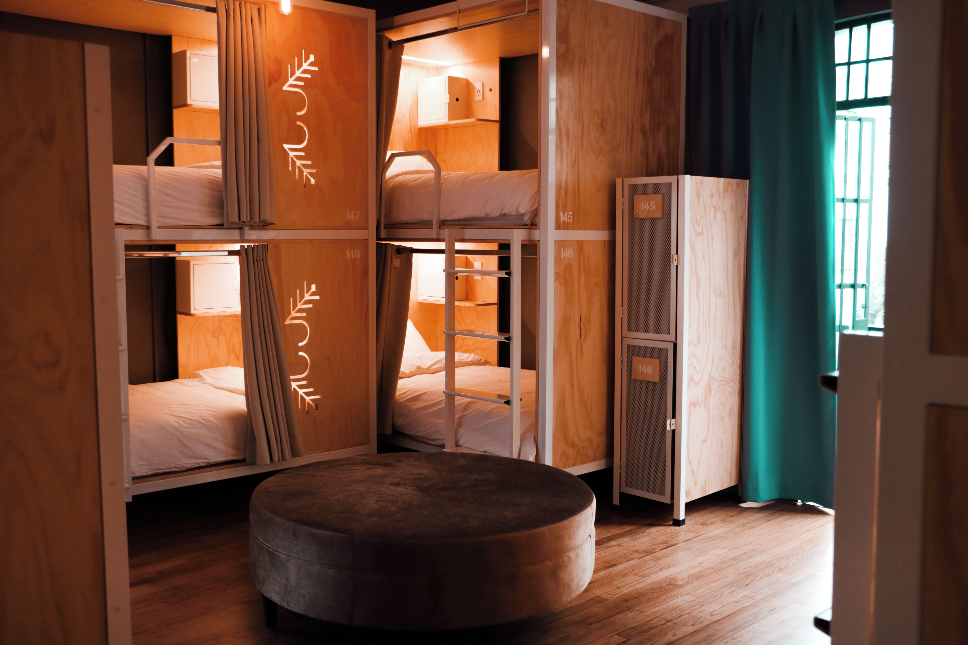 Ropa de cama de alta calidad, tabla de planchar con plancha, wifi gratis