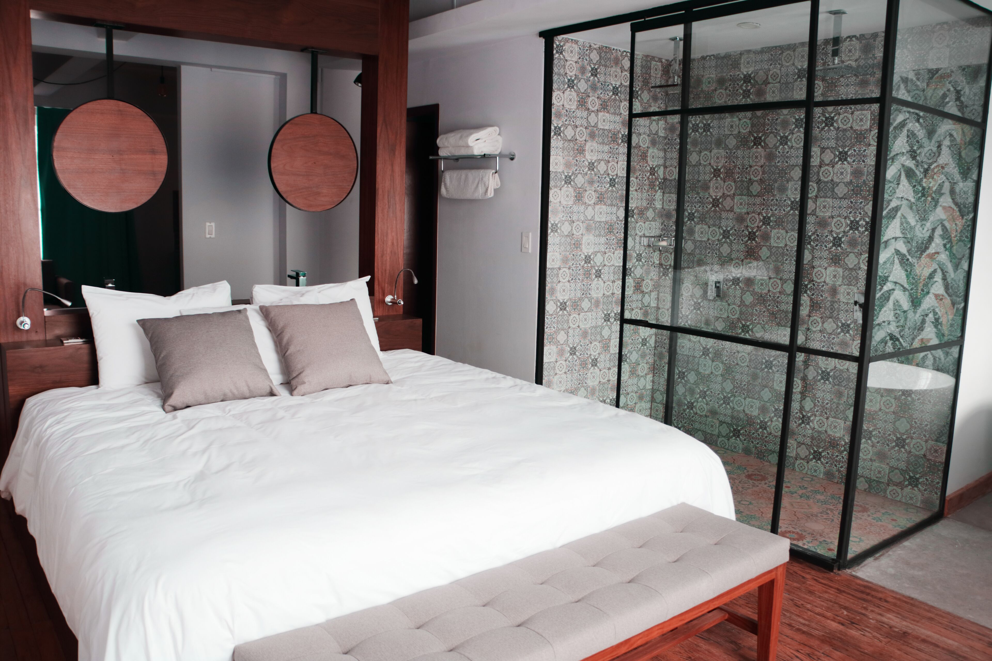 Suite King Studio | Biancheria da letto di alta qualità, ferro/asse da stiro, Wi-Fi gratuito