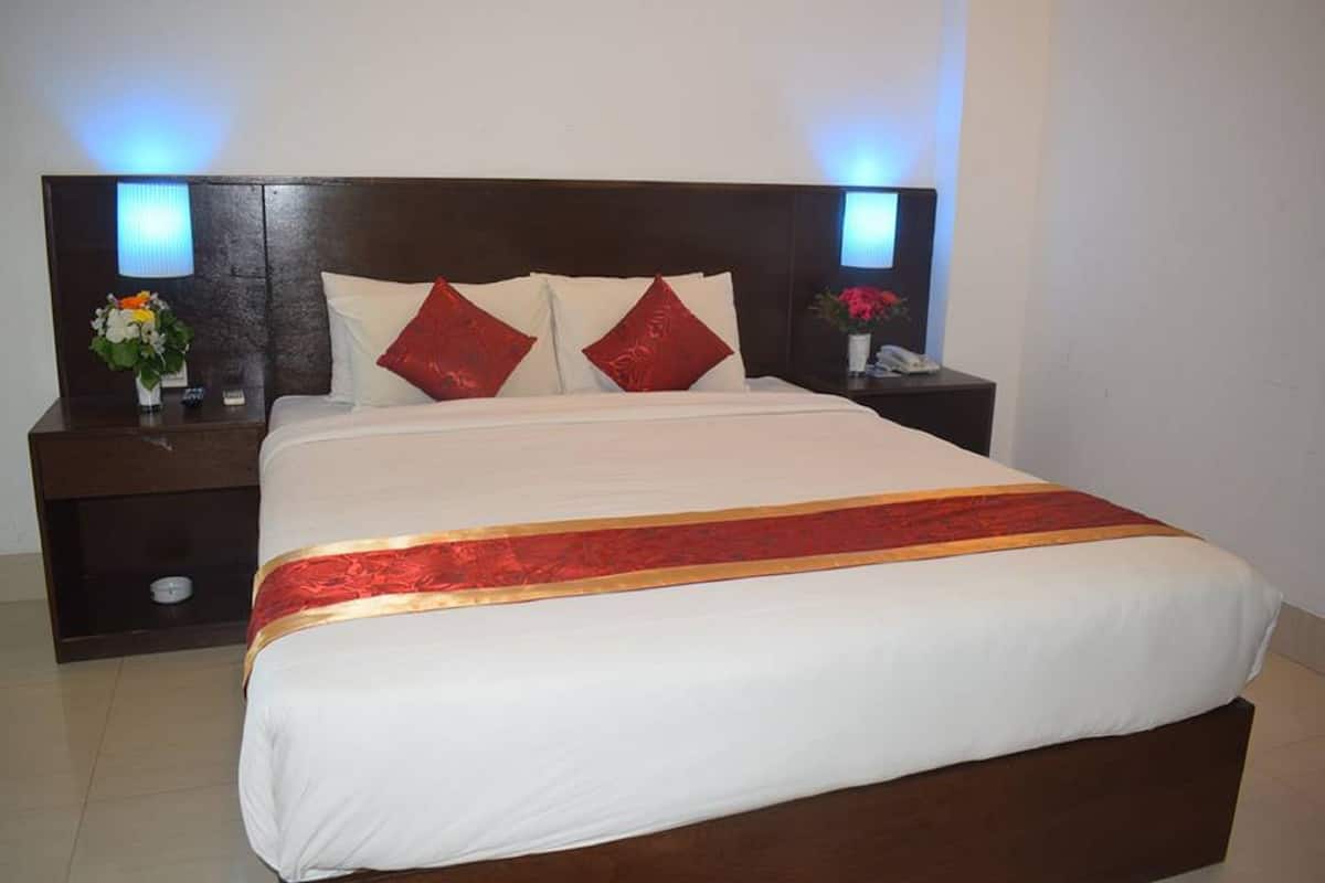 Chambre Double Standard, 1 trĂšs grand lit, balcon, vue jardin