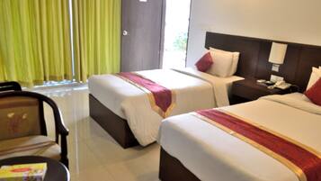 Deluxe Twin Room, 2 Twin Beds, Garden View, Garden Area | 1 bedroom, desk, rollaway beds, free WiFi