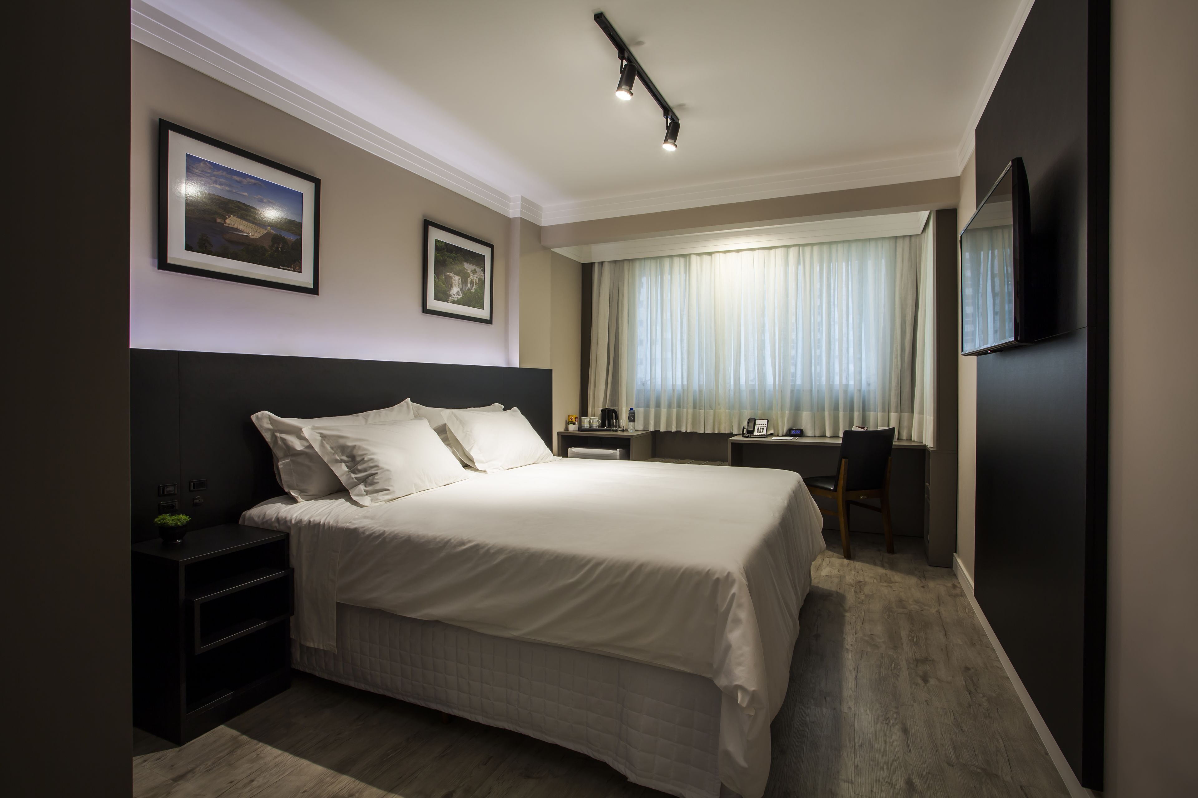 1 bedroom, minibar, in-room safe, desk