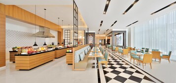 Café da manhã, almoço e jantar