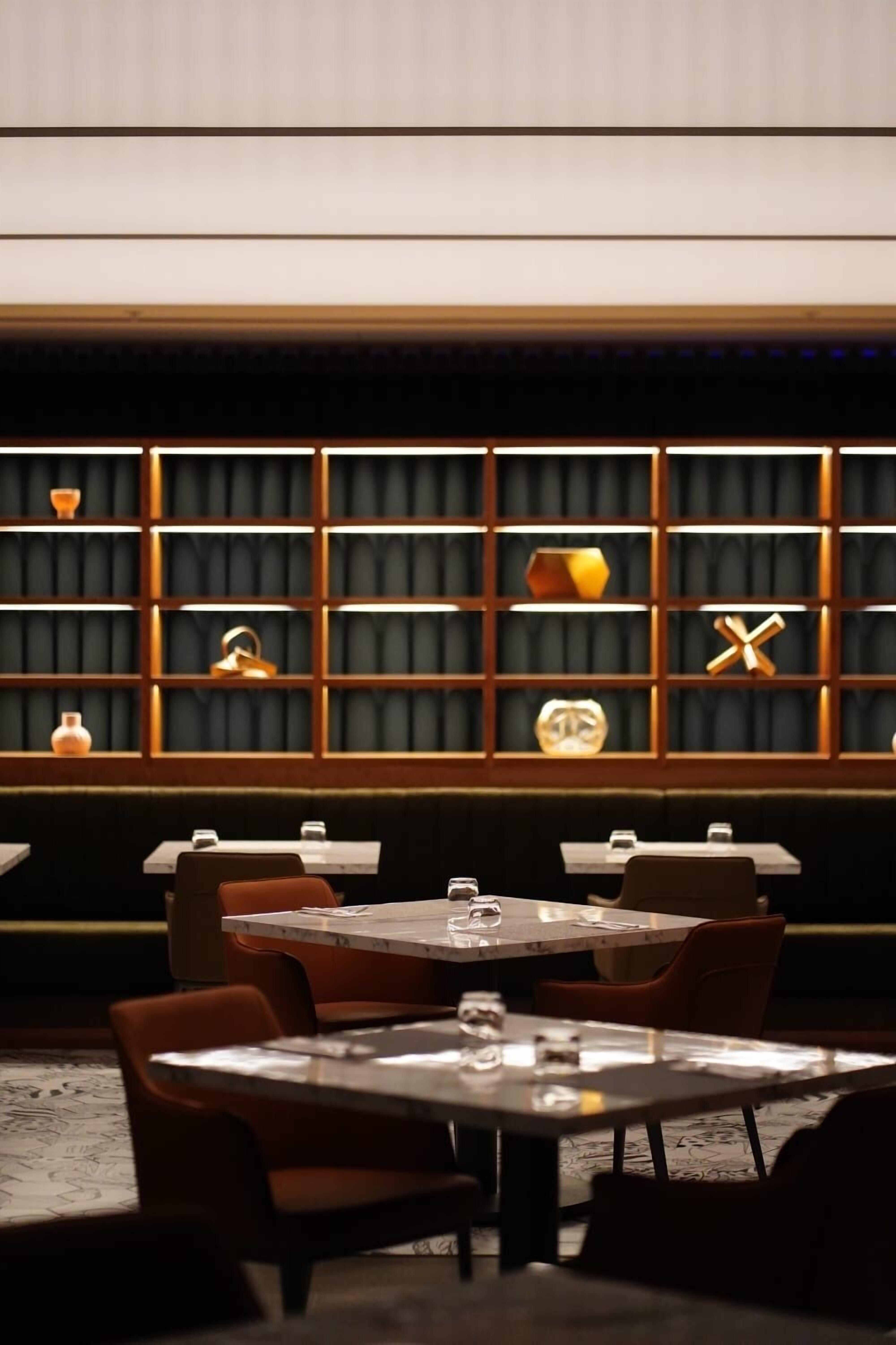 Bữa sáng buffet hàng ngày (32 AUD/mỗi người) 