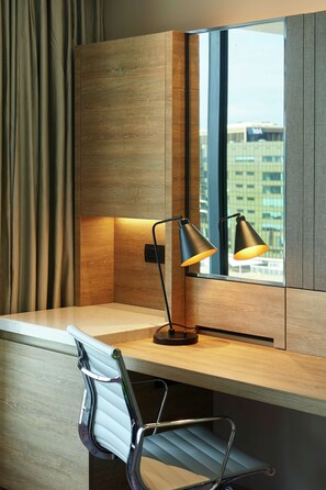 In-room safe, desk, blackout drapes, iron/ironing board - Doubletree by Hilton Perth Northbridge (Northbridge)