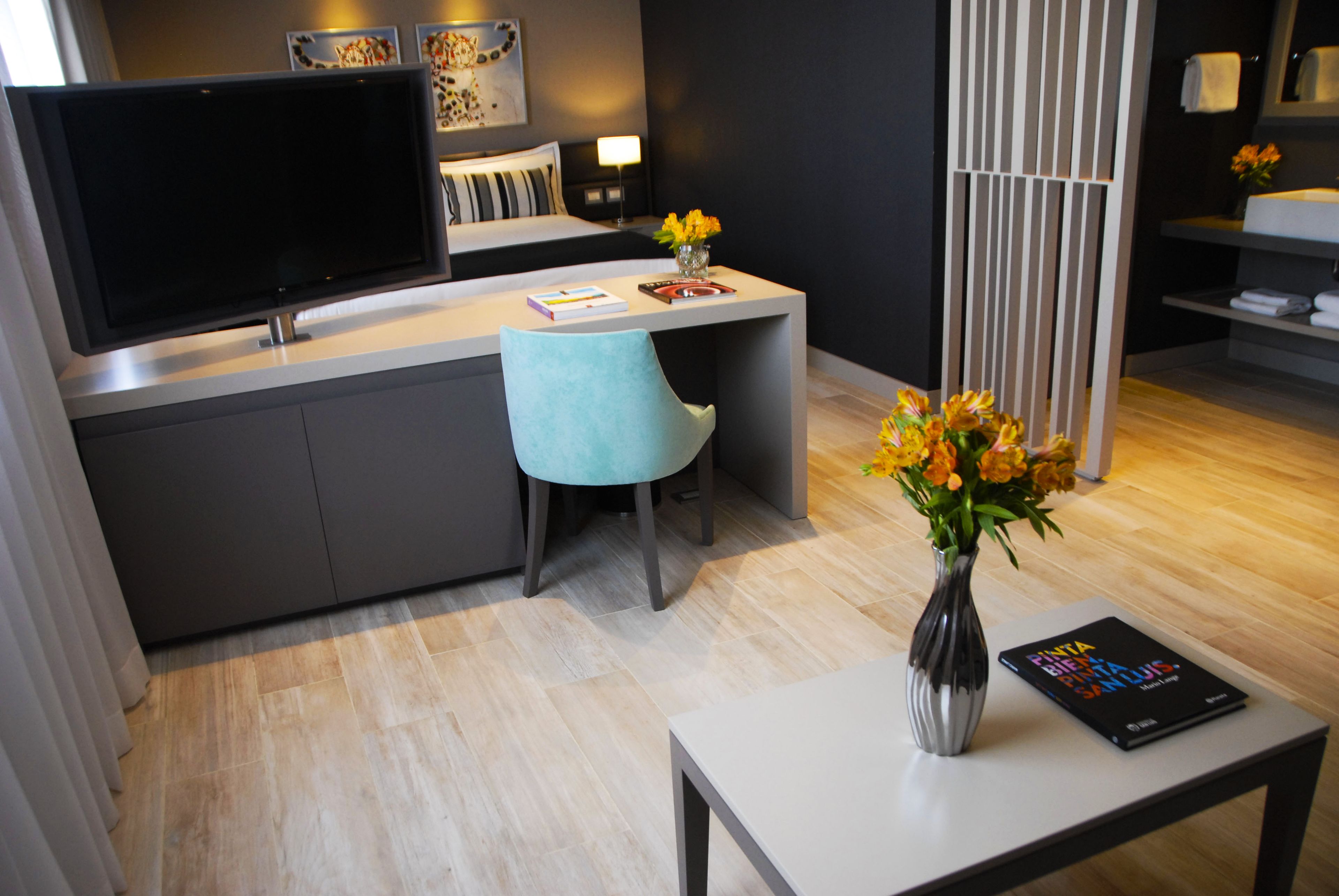 executive studio suite | 1 bedroom, premium bedding, minibar, in-room safe