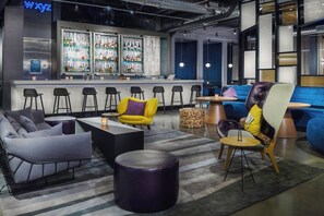 Bar (on property) - Aloft Gainesville University Area (Gainesville)