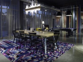 Desayuno completo diario (USD 8.50 por persona)