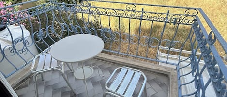 Standard Oda | Living area | LCD TV