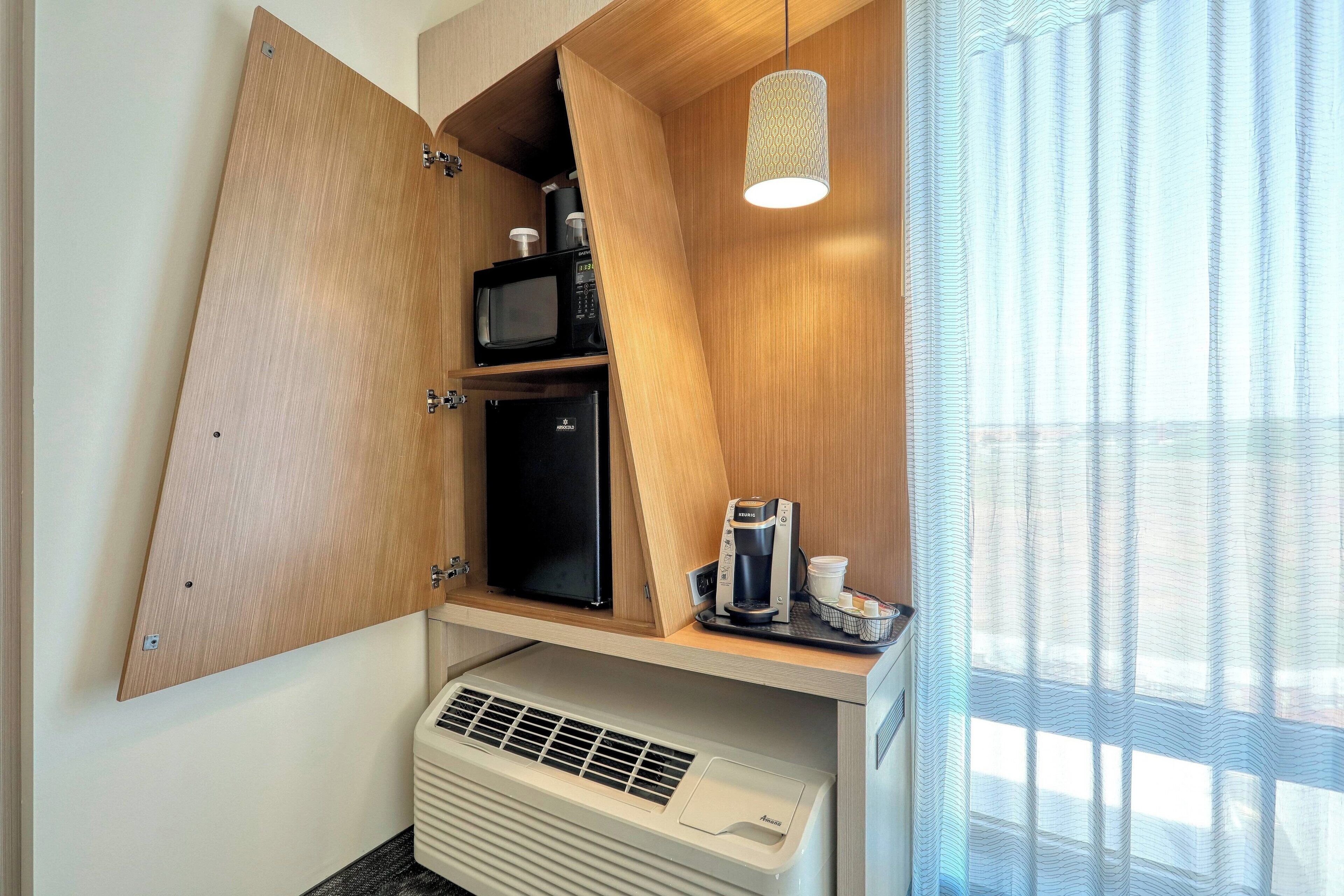 1 bedroom, premium bedding, pillow-top beds, desk