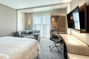 Premium bedding, pillow-top beds, desk, laptop workspace - Courtyard by Marriott North Brunswick (North Brunswick)