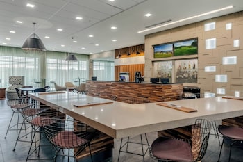 Breakfast and dinner served at Courtyard by Marriott Savannah Airport