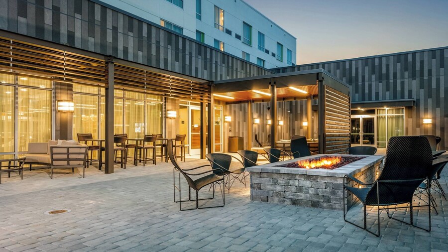 Courtyard by Marriott Savannah Airport