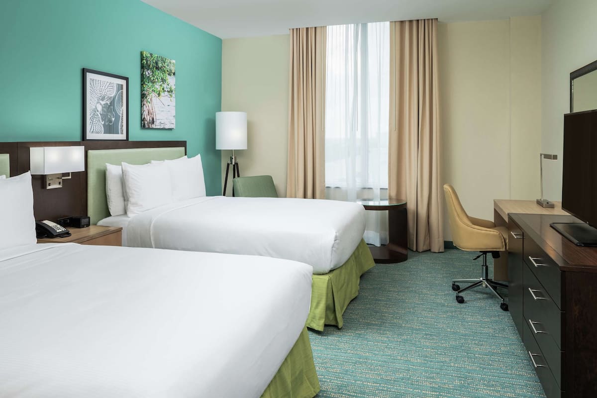 premium bedding, pillow-top beds, in-room safe, desk