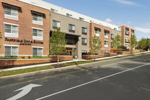 Exterior - Fairfield Inn & Suites by Marriott Charlottesville Downtown/University Area (Charlottesville)