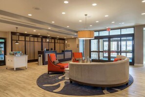 Lobby - Homewood Suites by Hilton Marlborough (Berlin)