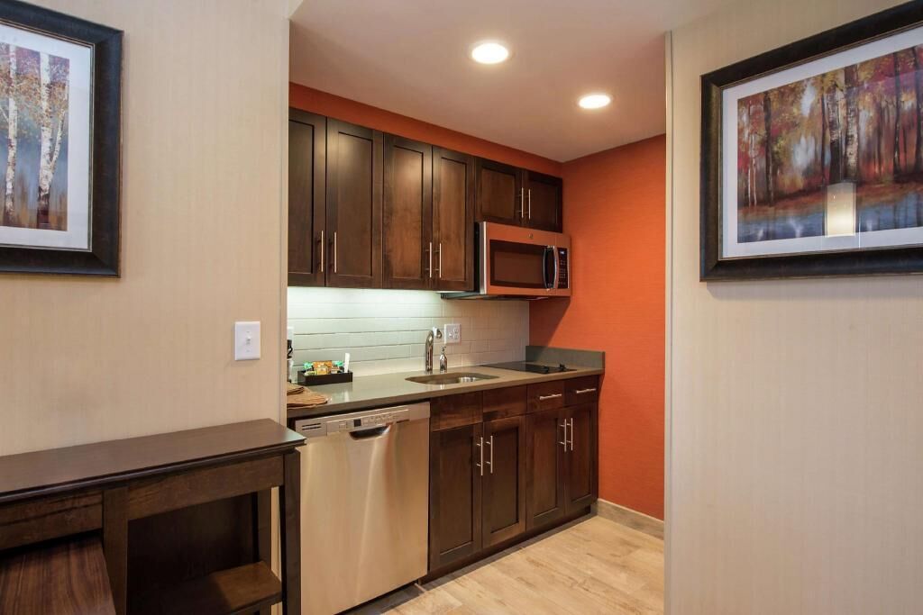 Private kitchen | Fridge, microwave, stovetop, dishwasher