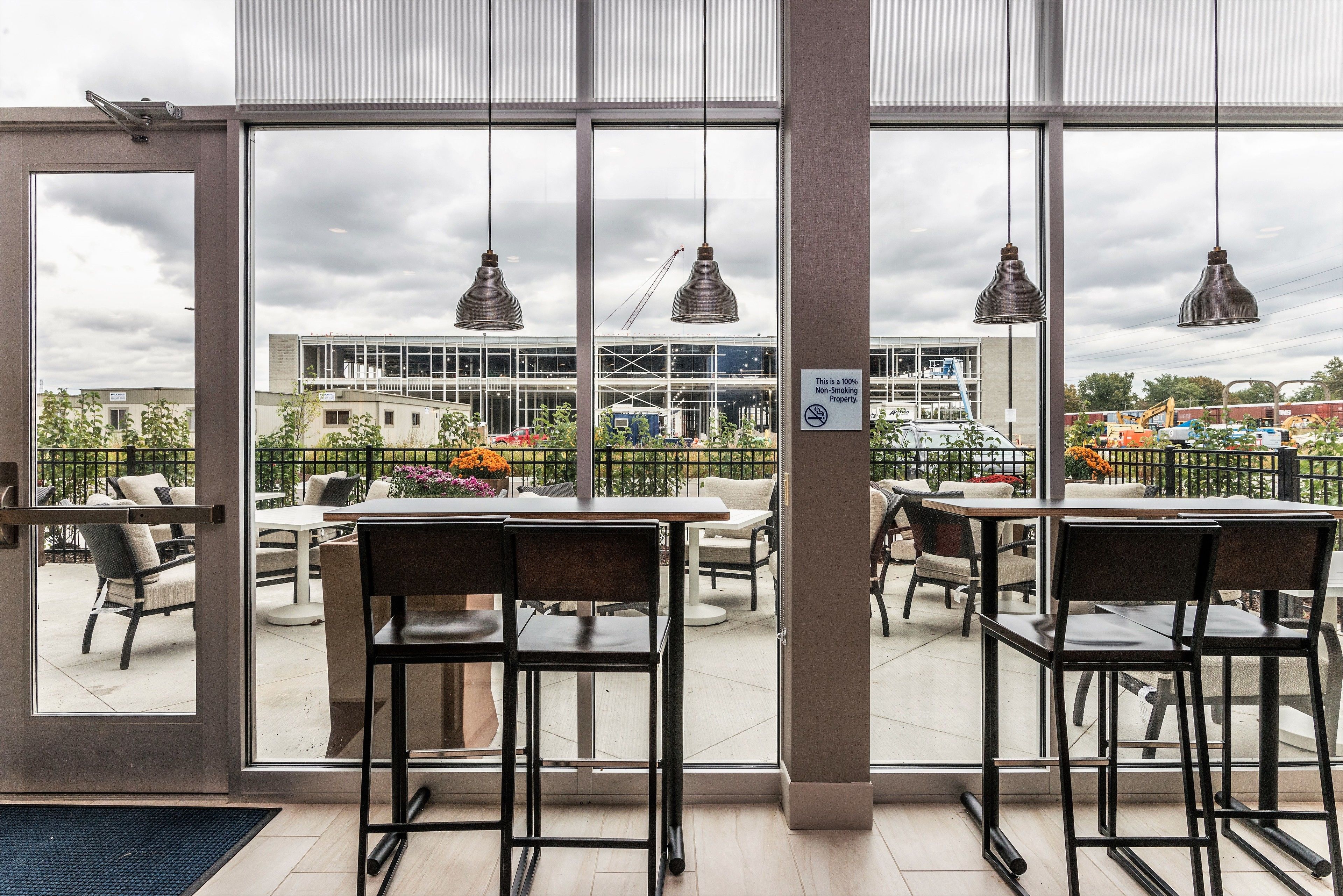 包含每日自助早餐