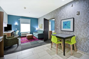 Premium bedding, in-room safe, desk, laptop workspace
