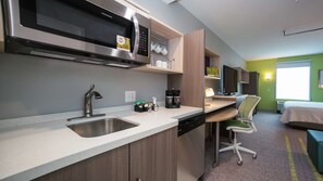 Studio Suite, 1 King Bed, Non Smoking