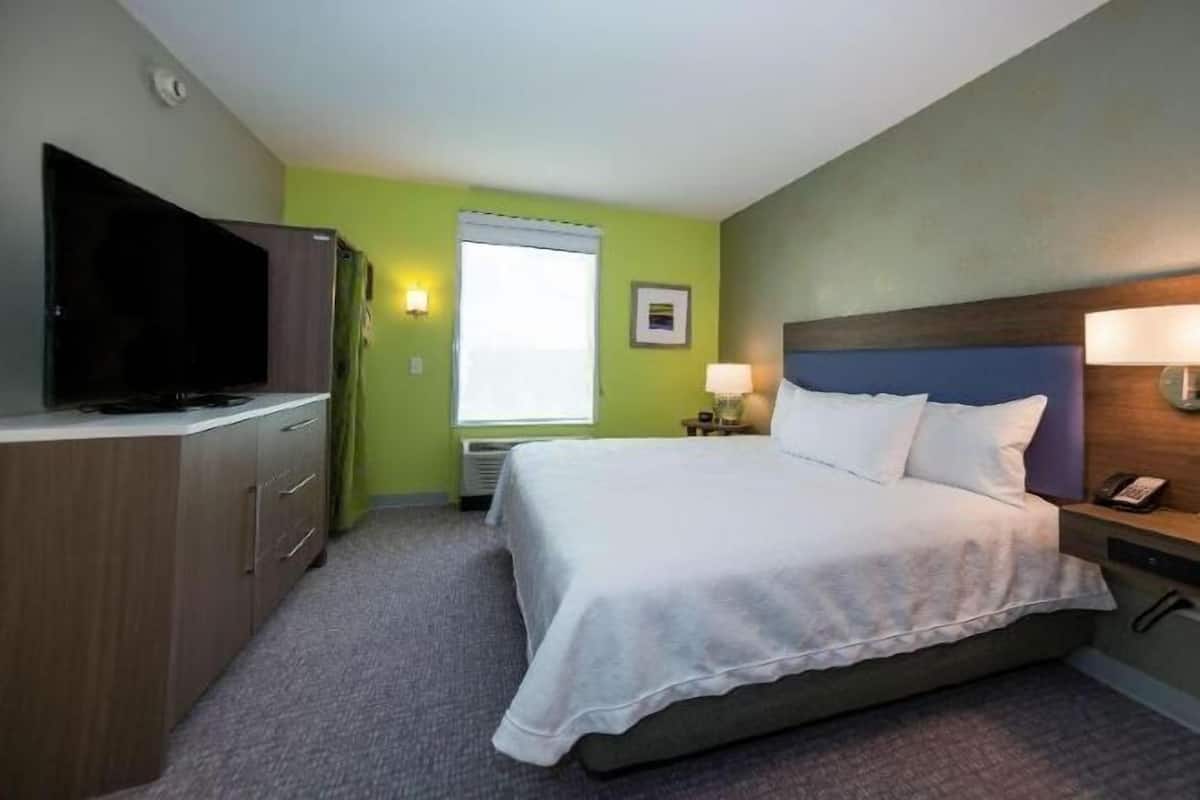 Caja de seguridad en la habitación y escritorio