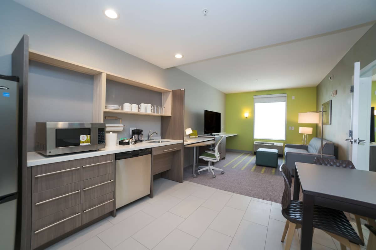 In-room safe, desk, iron/ironing board, free cribs/infant beds
