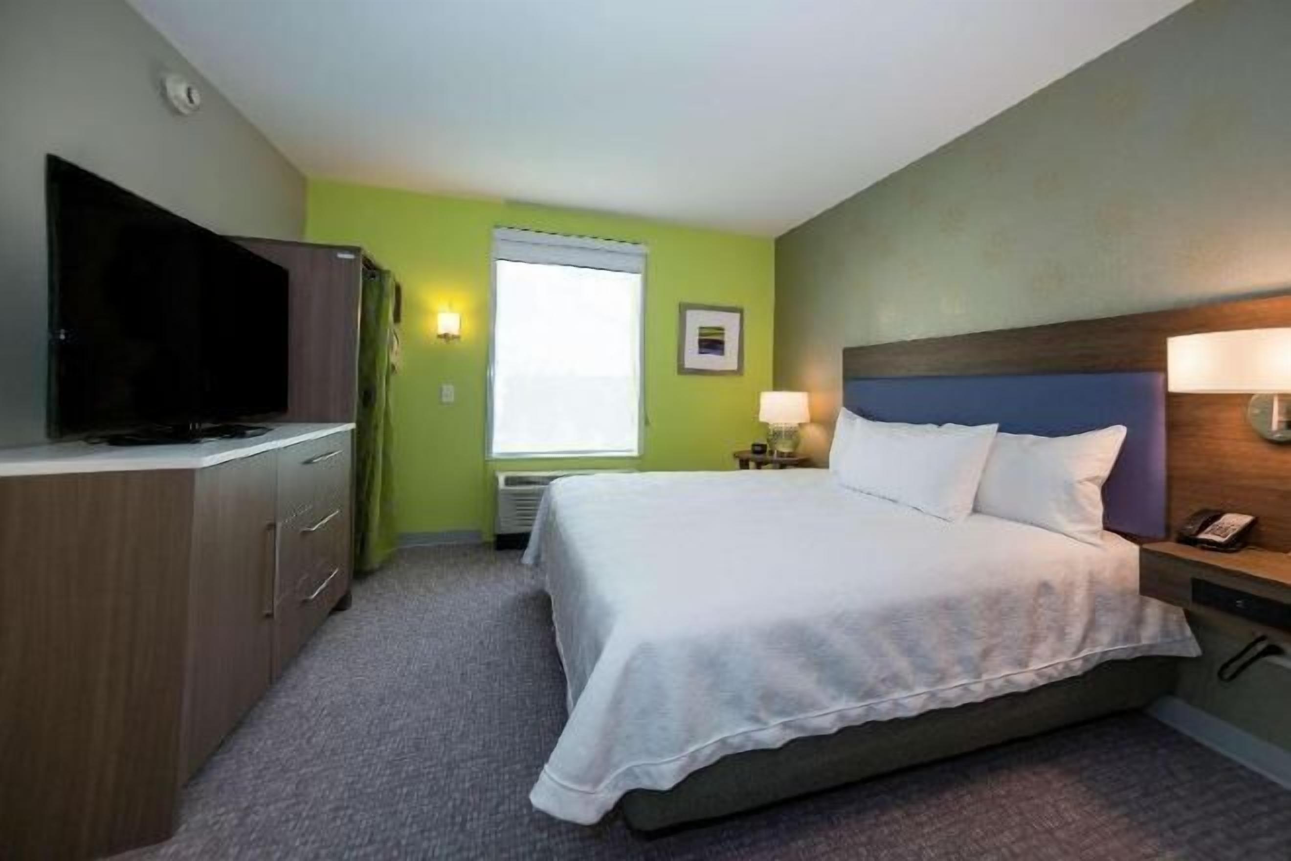 In-room safe, desk, iron/ironing board, free cots/infant beds