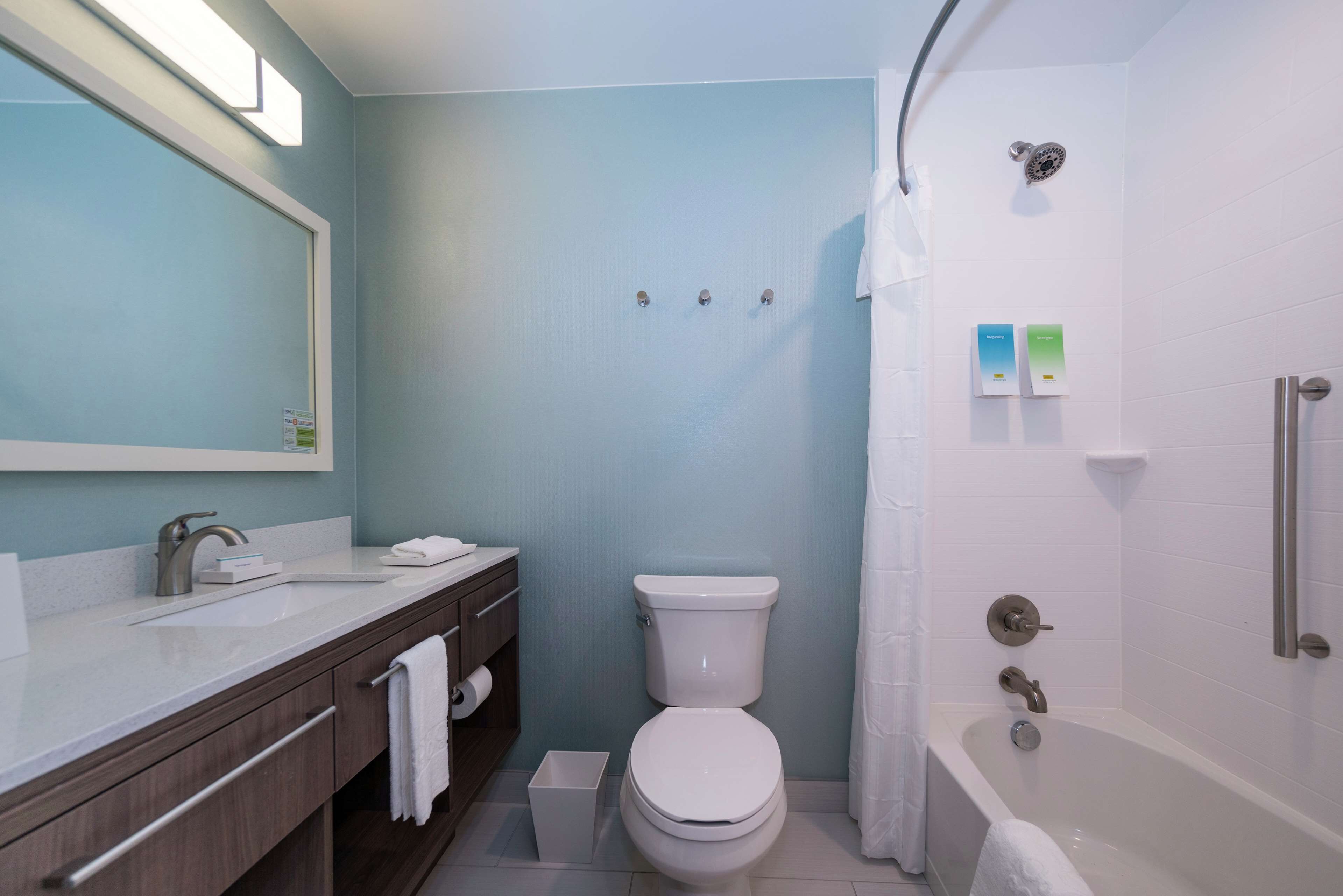 studio, 2 queen beds, non smoking | bathroom | hair dryer, towels