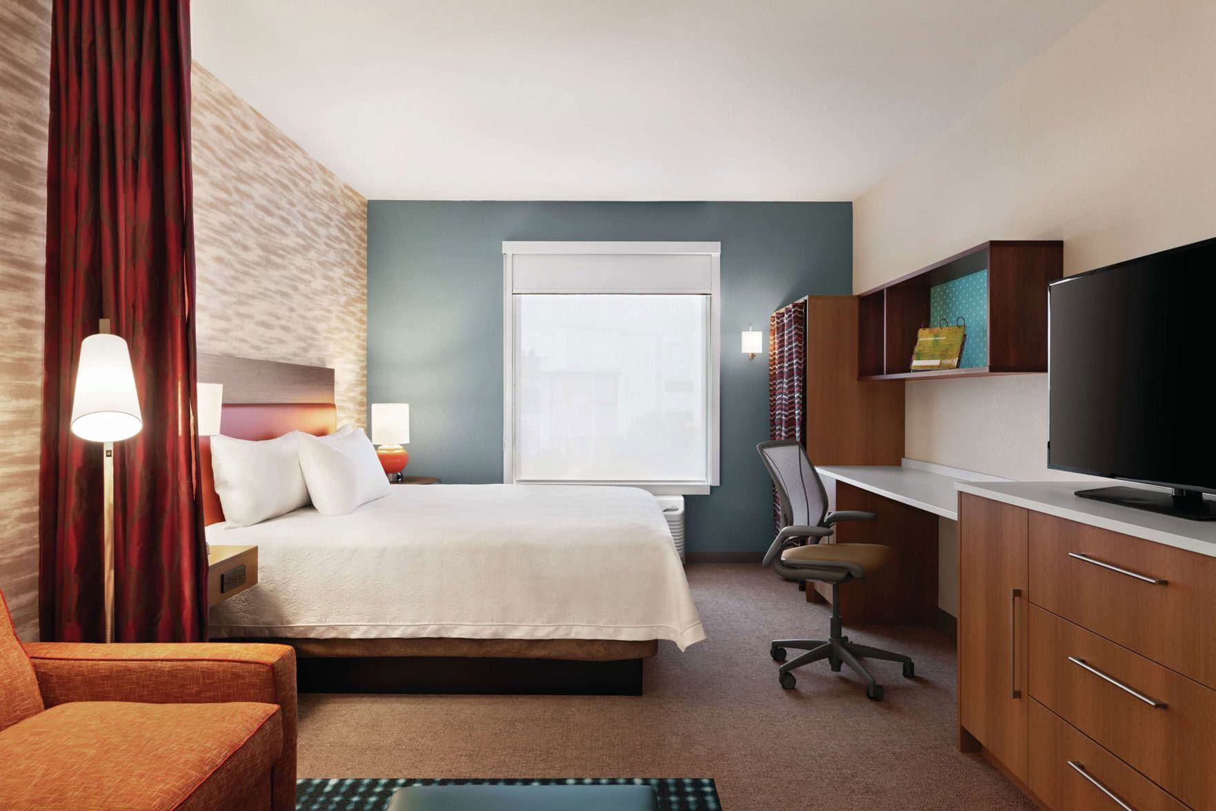 In-room safe, desk, laptop workspace, free WiFi