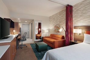 Cofres nos quartos, escrivaninha, espaço de trabalho para notebook